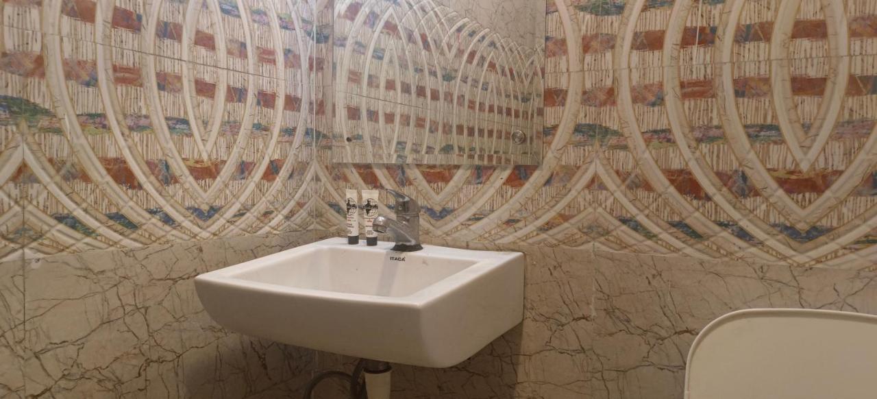 Airport Hotel Prince Palace By Byobhotels New Delhi Buitenkant foto