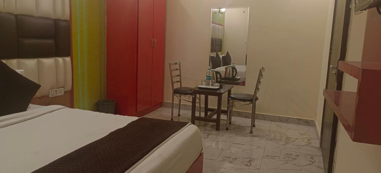 Airport Hotel Prince Palace By Byobhotels New Delhi Buitenkant foto